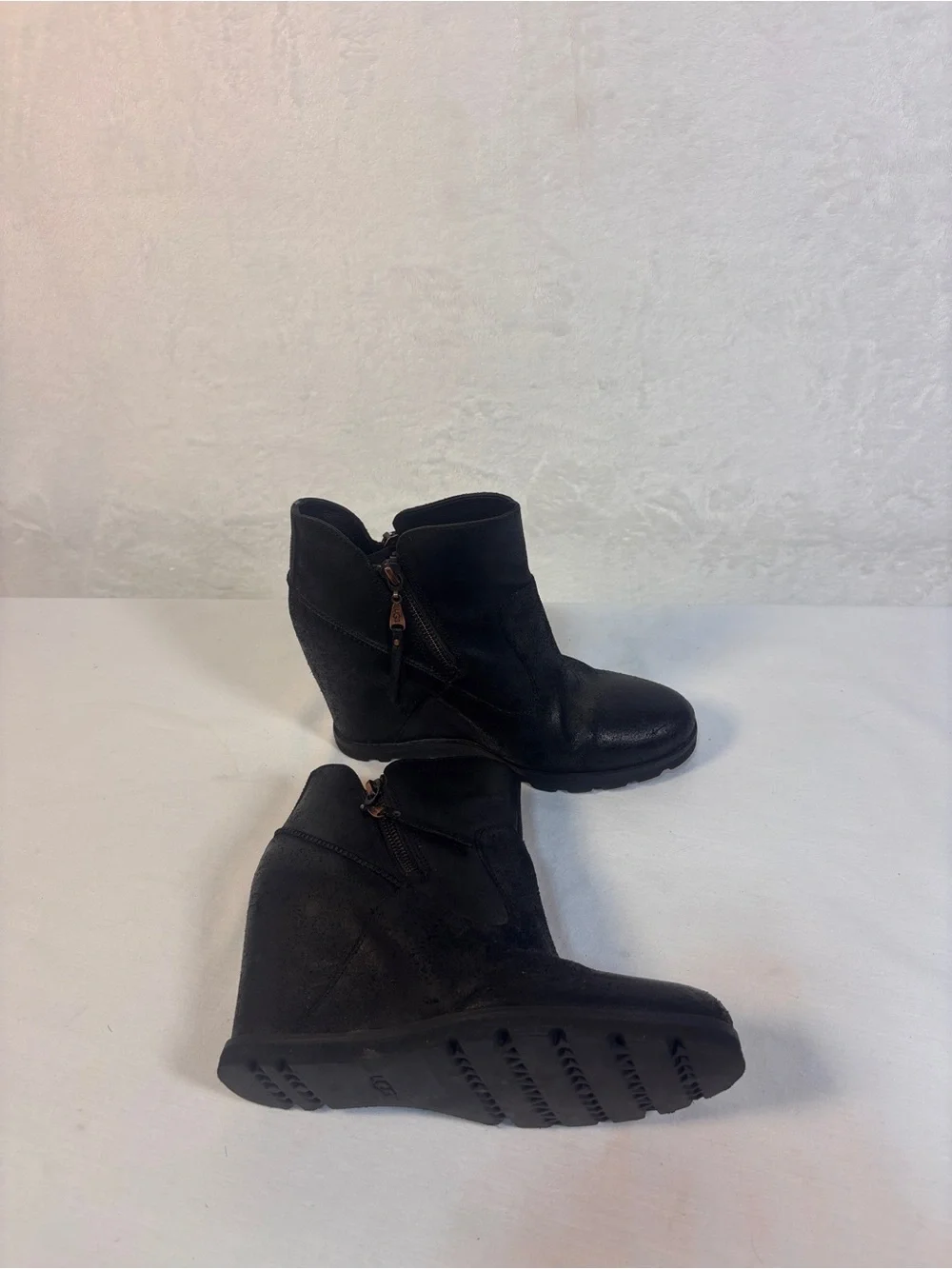 UGG Australia Myrna Black Leather Hidden Wedge Ankle Boots Zippers Sz 7.5